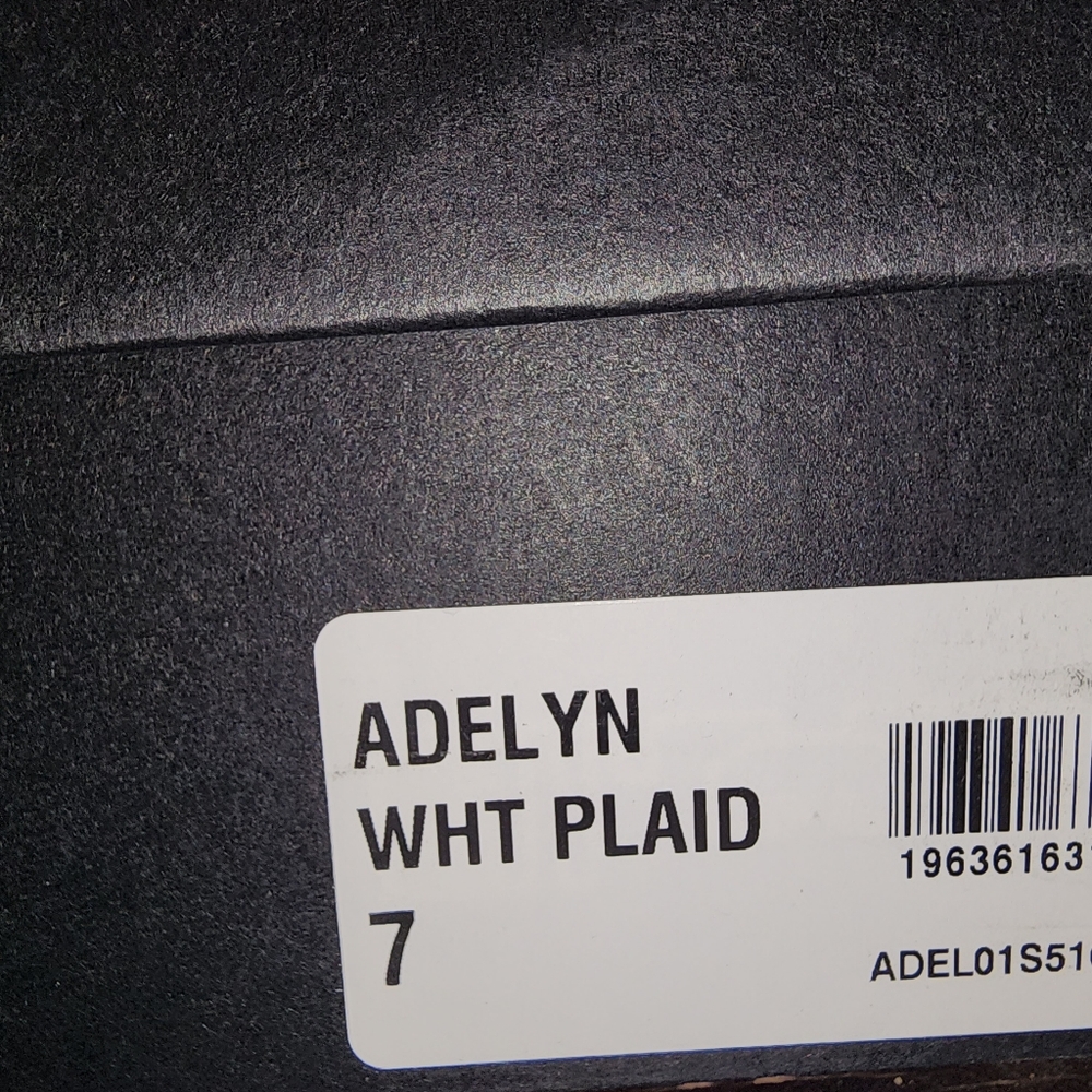 Betsey Johnson Adelyn White Plaid Heel Loafers NIB 7. - Picture 5 of 5